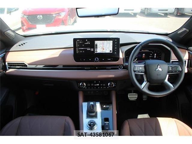 Mitsubishi OUTLANDER PHEV 2024-10 8246284-20