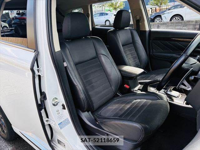 Mitsubishi OUTLANDER PHEV 2015-11 8316309-9