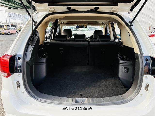 Mitsubishi OUTLANDER PHEV 2015-11 8316309-11