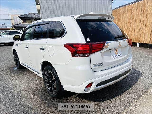 Mitsubishi OUTLANDER PHEV 2015-11 8316309-21