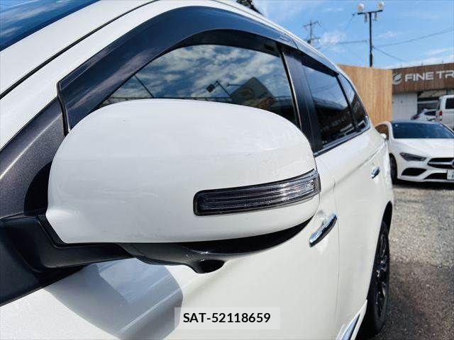 Mitsubishi OUTLANDER PHEV 2015-11 8316309-27