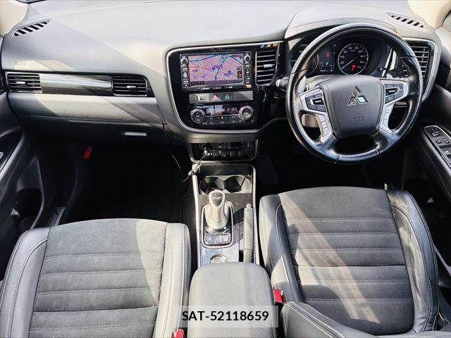 Mitsubishi OUTLANDER PHEV 2015-11 8316309-3