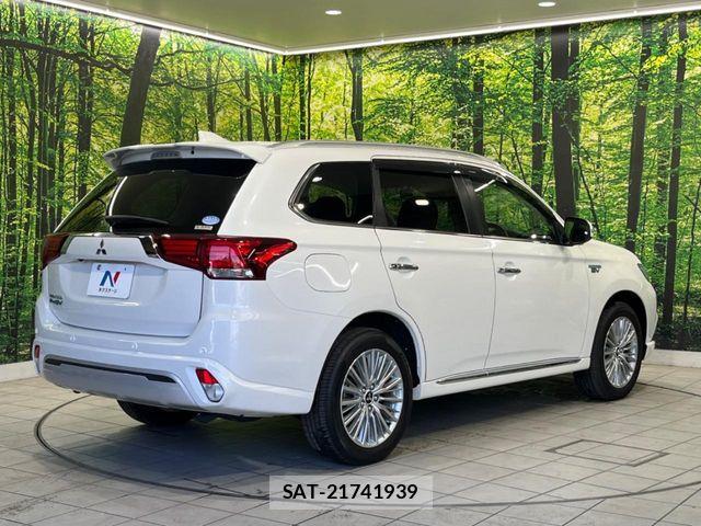 Mitsubishi OUTLANDER PHEV 2019-01 8316307-16