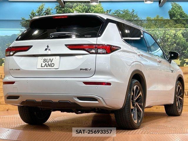 Mitsubishi OUTLANDER PHEV 2022-08 8316297-17