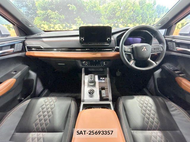 Mitsubishi OUTLANDER PHEV 2022-08 8316297-1