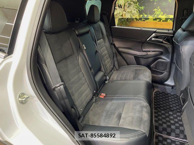 Mitsubishi OUTLANDER PHEV 2023-10 8316298-11