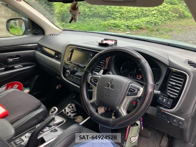 Mitsubishi OUTLANDER PHEV 2016-01 8316308-10