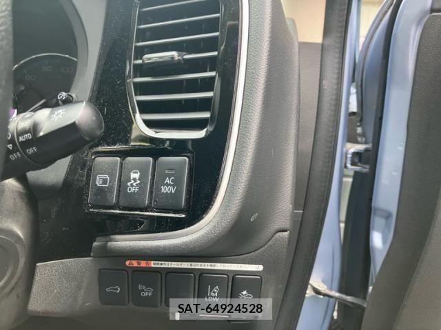 Mitsubishi OUTLANDER PHEV 2016-01 8316308-12