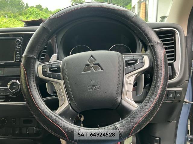 Mitsubishi OUTLANDER PHEV 2016-01 8316308-13
