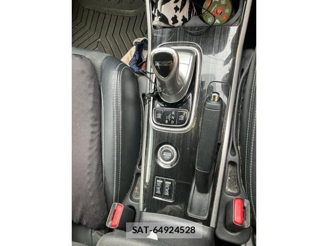 Mitsubishi OUTLANDER PHEV 2016-01 8316308-16
