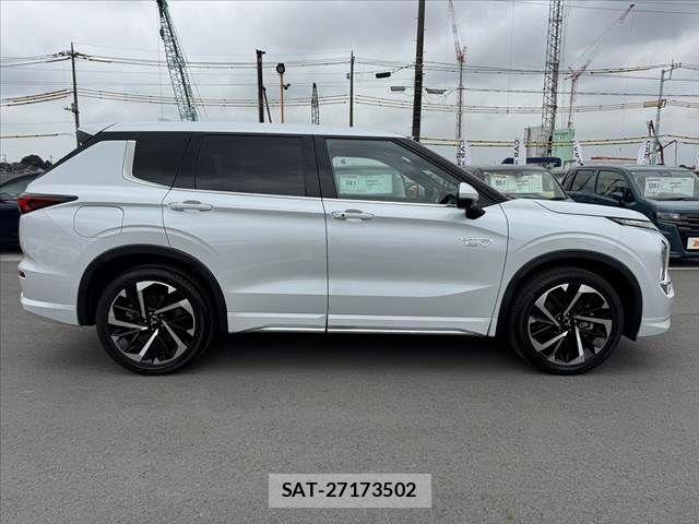 Mitsubishi OUTLANDER PHEV 2022-07 8316304-11