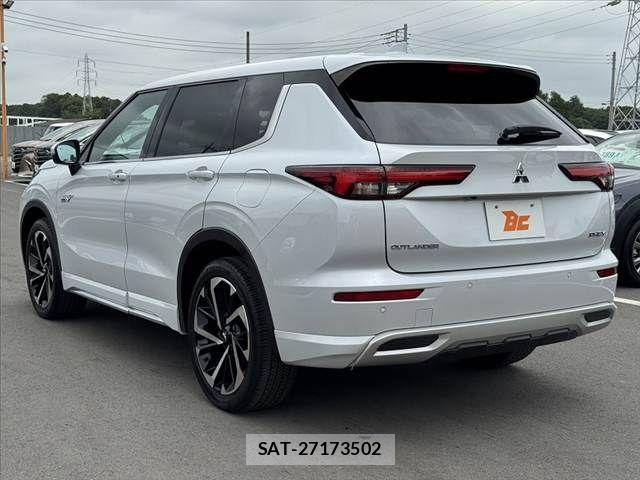 Mitsubishi OUTLANDER PHEV 2022-07 8316304-12