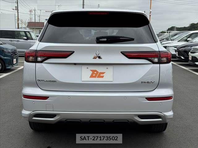 Mitsubishi OUTLANDER PHEV 2022-07 8316304-13