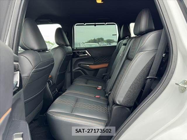 Mitsubishi OUTLANDER PHEV 2022-07 8316304-17