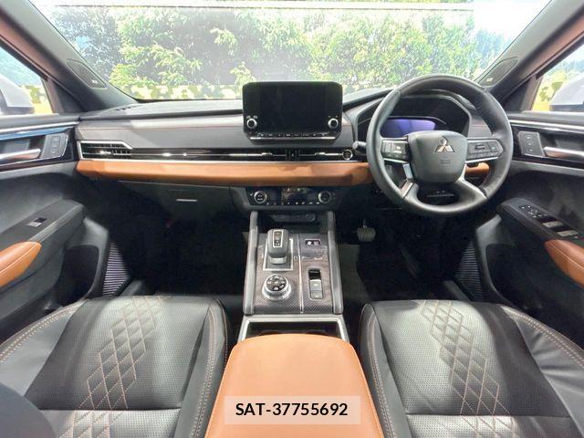 Mitsubishi OUTLANDER PHEV 2022-06 8316296-1