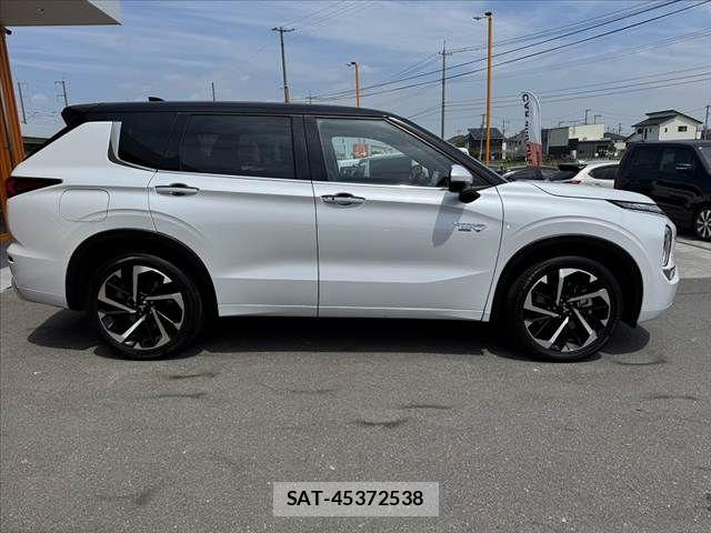Mitsubishi OUTLANDER PHEV 2022-07 8316302-10