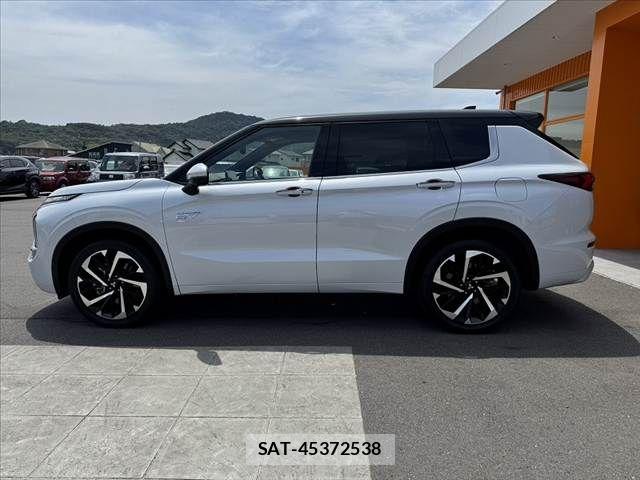 Mitsubishi OUTLANDER PHEV 2022-07 8316302-11