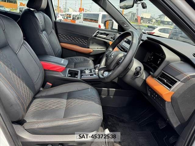 Mitsubishi OUTLANDER PHEV 2022-07 8316302-15