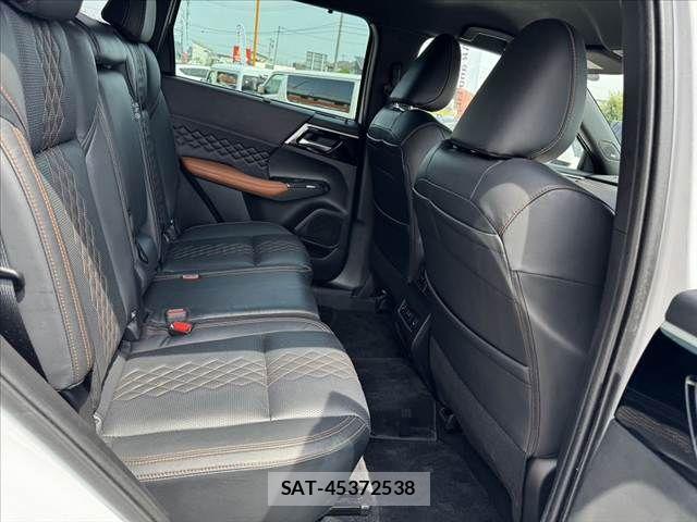 Mitsubishi OUTLANDER PHEV 2022-07 8316302-16