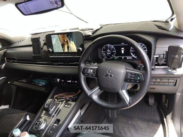 Mitsubishi OUTLANDER PHEV 2023-12 8316305-1