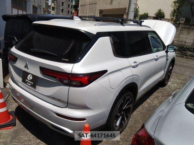Mitsubishi OUTLANDER PHEV 2023-12 8316305-2