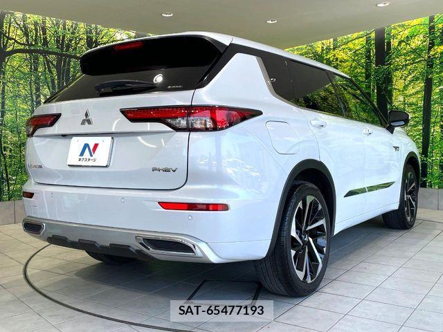Mitsubishi OUTLANDER PHEV 2022-06 8316301-16