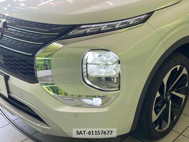 Mitsubishi OUTLANDER PHEV 2022-01 8316303-12