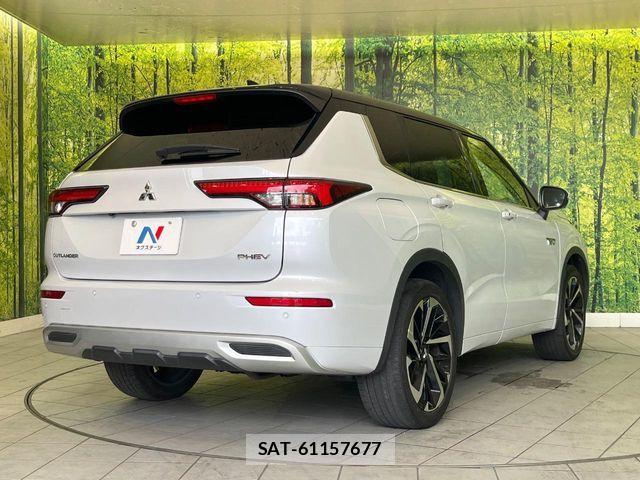 Mitsubishi OUTLANDER PHEV 2022-01 8316303-17