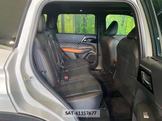Mitsubishi OUTLANDER PHEV 2022-01 8316303-8