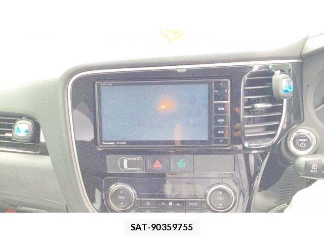 Mitsubishi OUTLANDER PHEV 2015-09 8337335-11