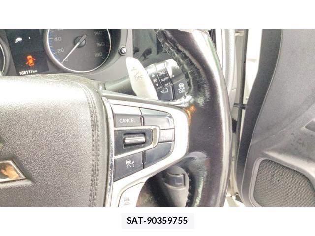 Mitsubishi OUTLANDER PHEV 2015-09 8337335-14