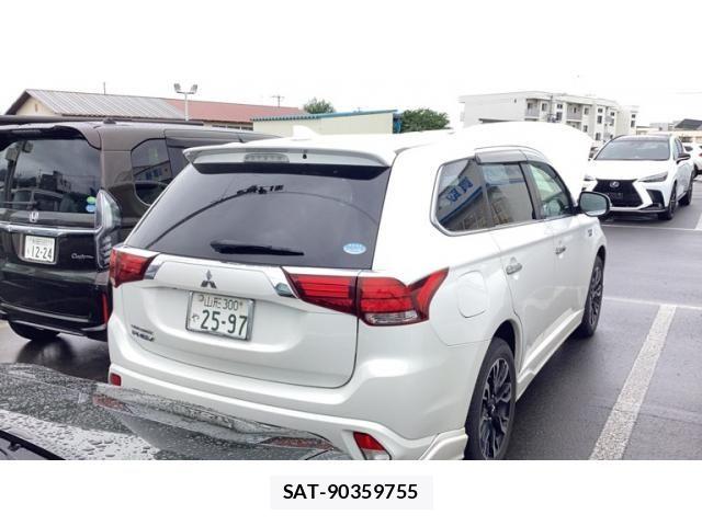 Mitsubishi OUTLANDER PHEV 2015-09 8337335-2