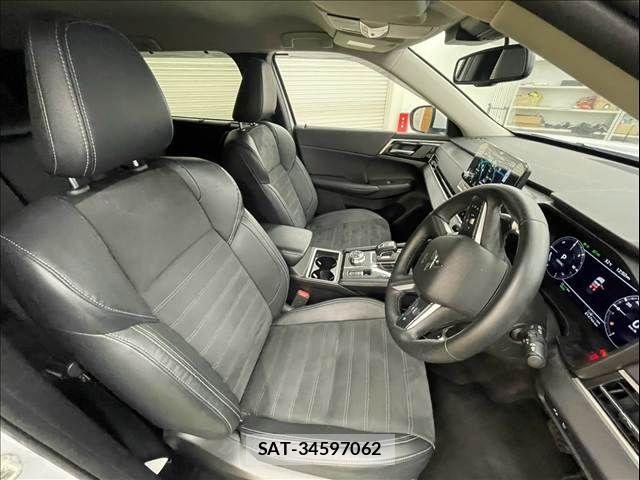 Mitsubishi OUTLANDER PHEV 2023-05 8337330-9