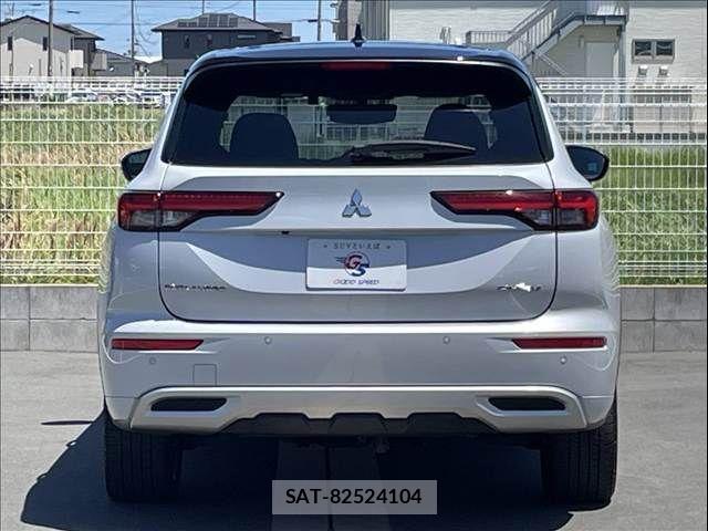 Mitsubishi OUTLANDER PHEV 2023-11 8337331-15