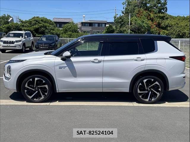 Mitsubishi OUTLANDER PHEV 2023-11 8337331-16