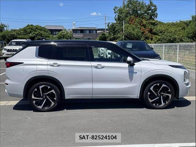 Mitsubishi OUTLANDER PHEV 2023-11 8337331-17