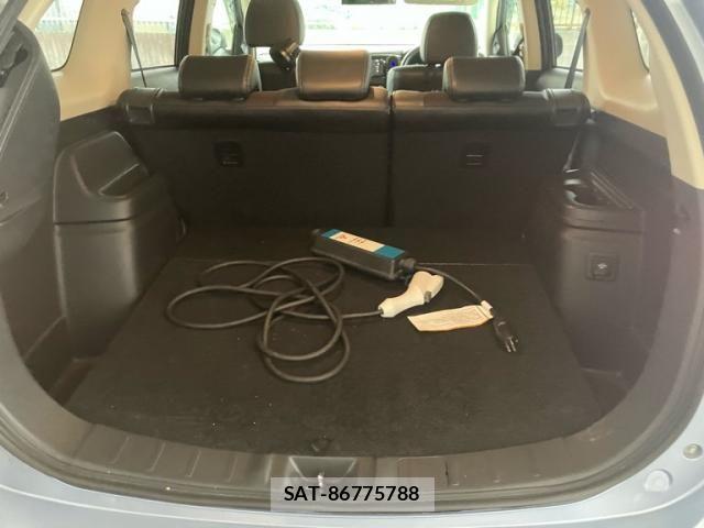 Mitsubishi OUTLANDER PHEV 2014-08 8337336-9