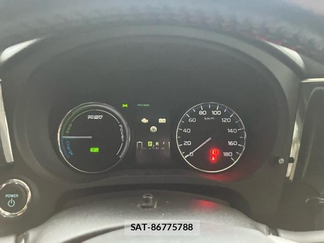 Mitsubishi OUTLANDER PHEV 2014-08 8337336-21