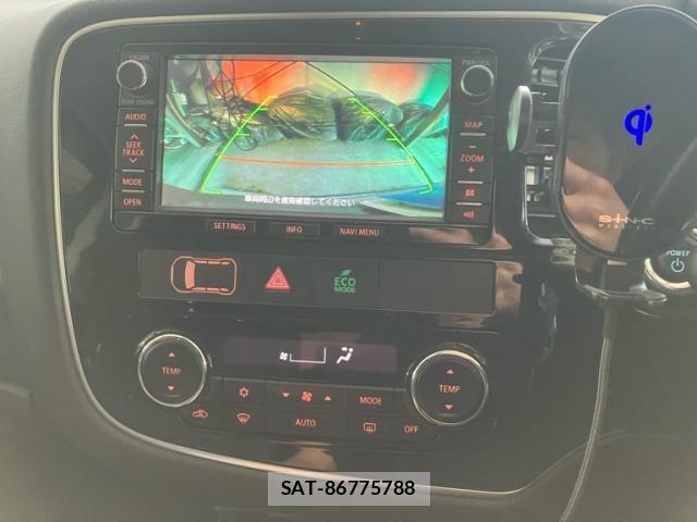 Mitsubishi OUTLANDER PHEV 2014-08 8337336-23