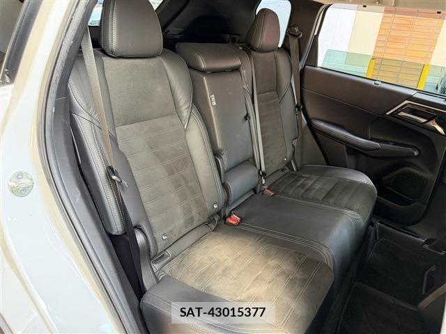 Mitsubishi OUTLANDER PHEV 2022-07 8337333-16