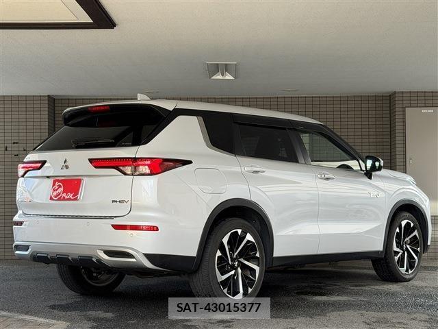 Mitsubishi OUTLANDER PHEV 2022-07 8337333-2