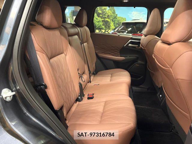 Mitsubishi OUTLANDER PHEV 2024-10 8337326-10