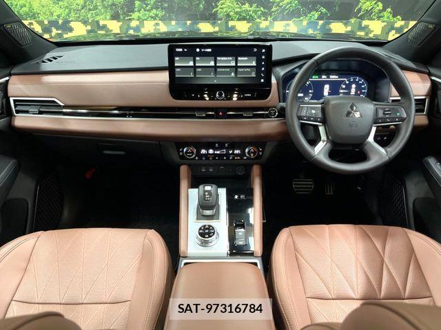 Mitsubishi OUTLANDER PHEV 2024-10 8337326-1