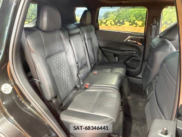 Mitsubishi OUTLANDER PHEV 2024-03 8337325-9