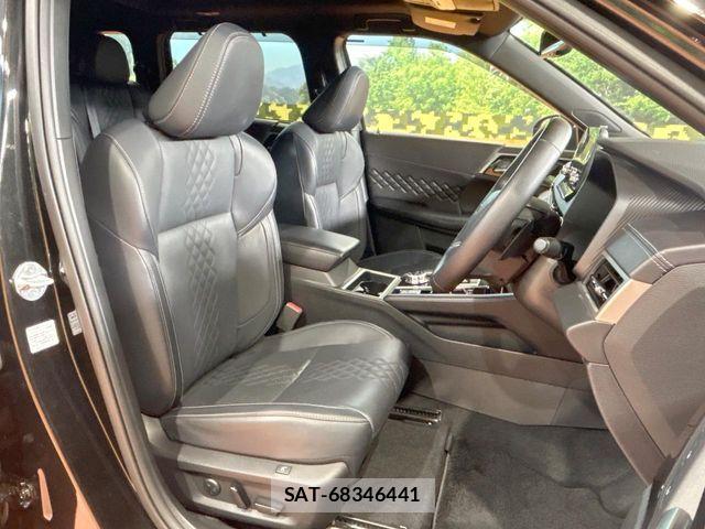 Mitsubishi OUTLANDER PHEV 2024-03 8337325-8