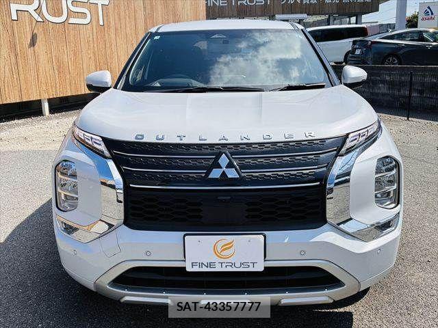 Mitsubishi OUTLANDER PHEV 2023-06 8337328-15