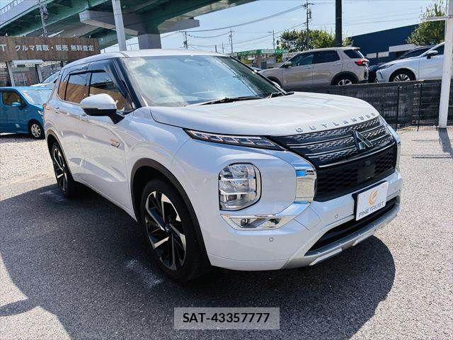 Mitsubishi OUTLANDER PHEV 2023-06 8337328-16