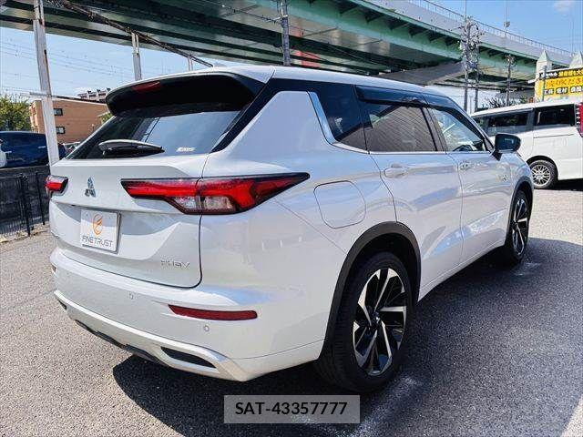 Mitsubishi OUTLANDER PHEV 2023-06 8337328-18