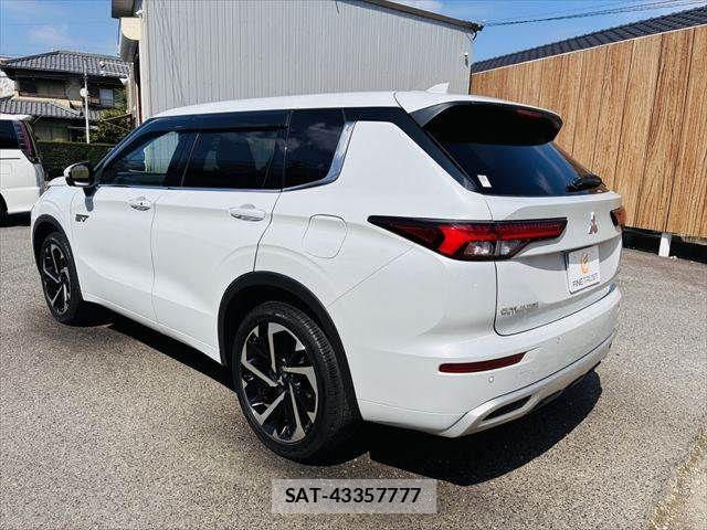 Mitsubishi OUTLANDER PHEV 2023-06 8337328-20