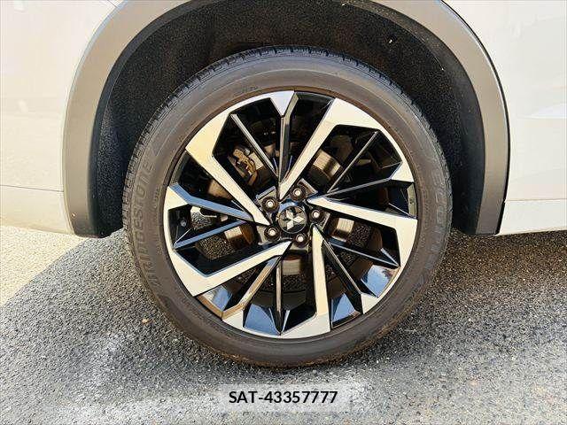 Mitsubishi OUTLANDER PHEV 2023-06 8337328-28